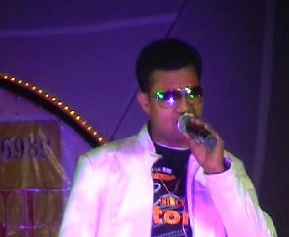 professional male singer delhi